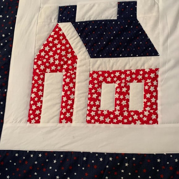 HANDMADE LAP QUILT RED WHITE AND BLUE LITTLE SCHOOL HOUSE 40" X 55" - Picture 3 of 4